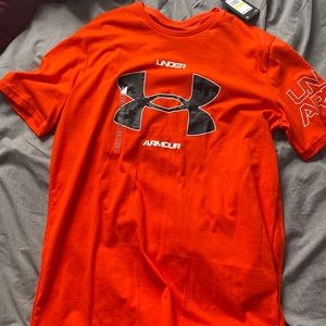 Orange under armor t-shirt